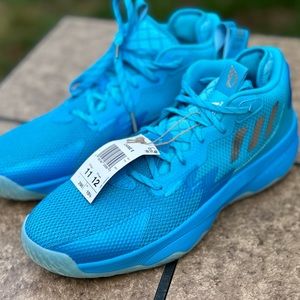 DAME 8 BASKETBALL MENS SHOES